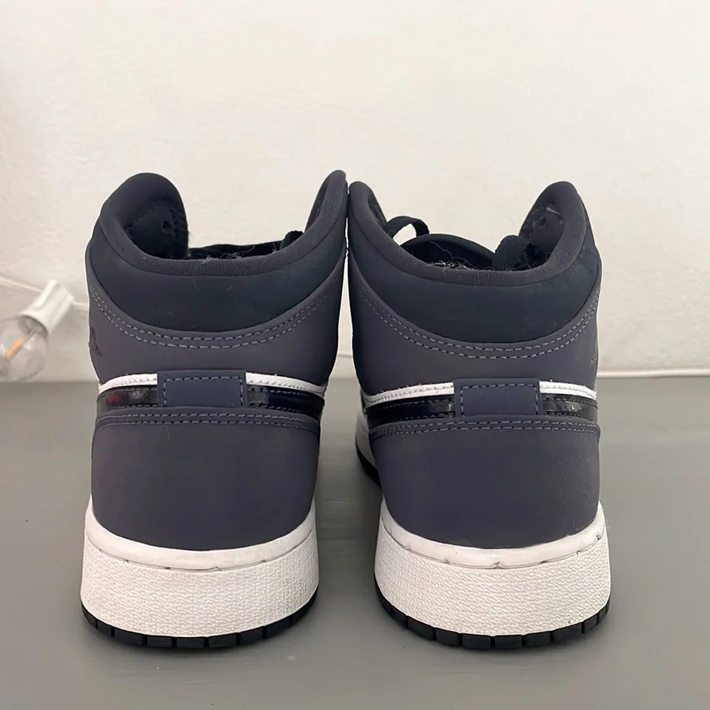 Nike Jordan Mid - Picture 3 of 3